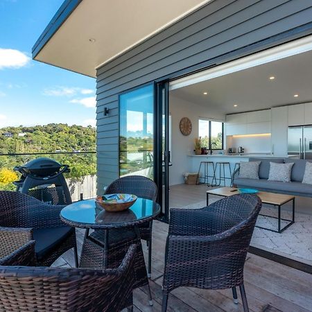 Luna Cottage. Stunning Ocean Views On Waiheke Oneroa Exterior photo