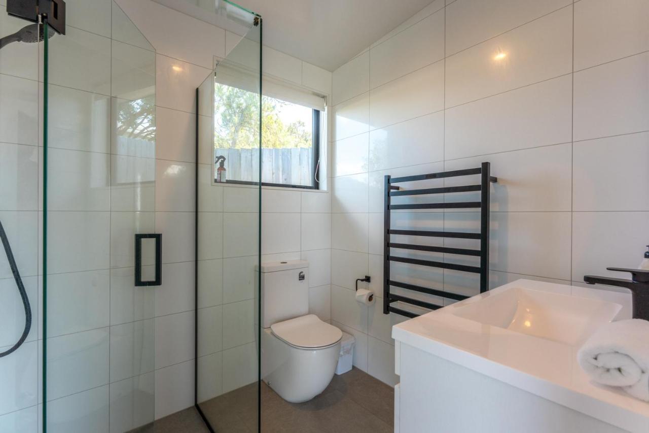 Luna Cottage. Stunning Ocean Views On Waiheke Oneroa Exterior photo
