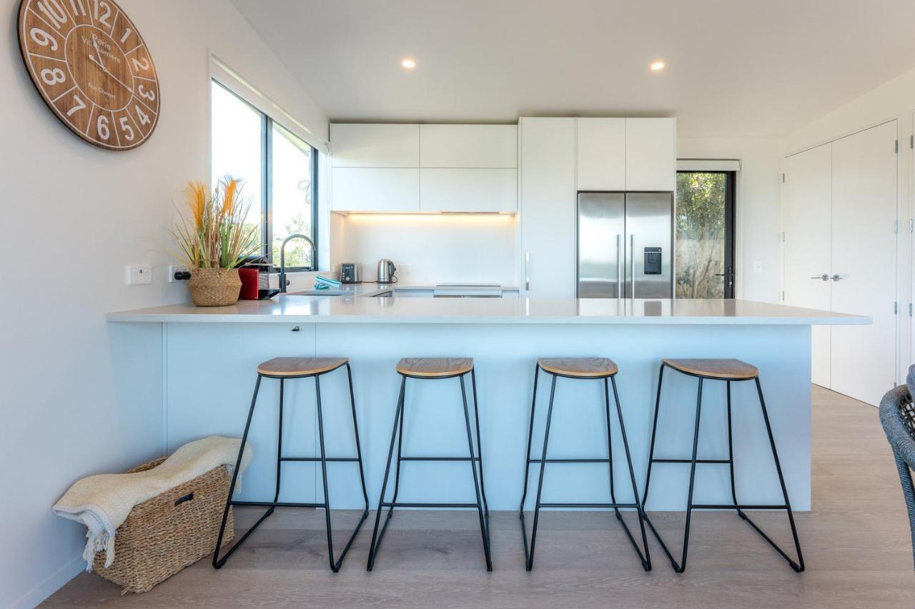 Luna Cottage. Stunning Ocean Views On Waiheke Oneroa Exterior photo